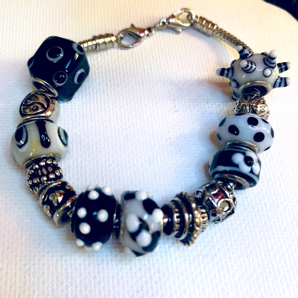 Bracelet - Picture 1 of 4